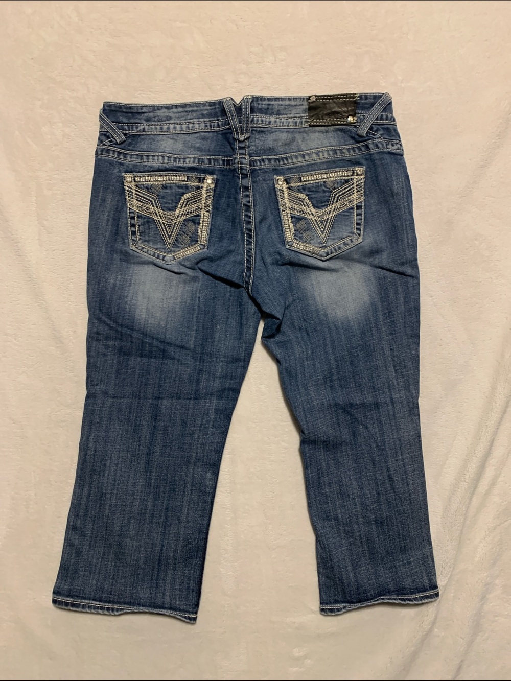 Vigoss The Chelsea capri size 13/14 inseam 21” embroidered